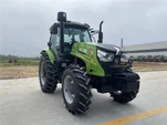 160 Mezőgazdasági traktor